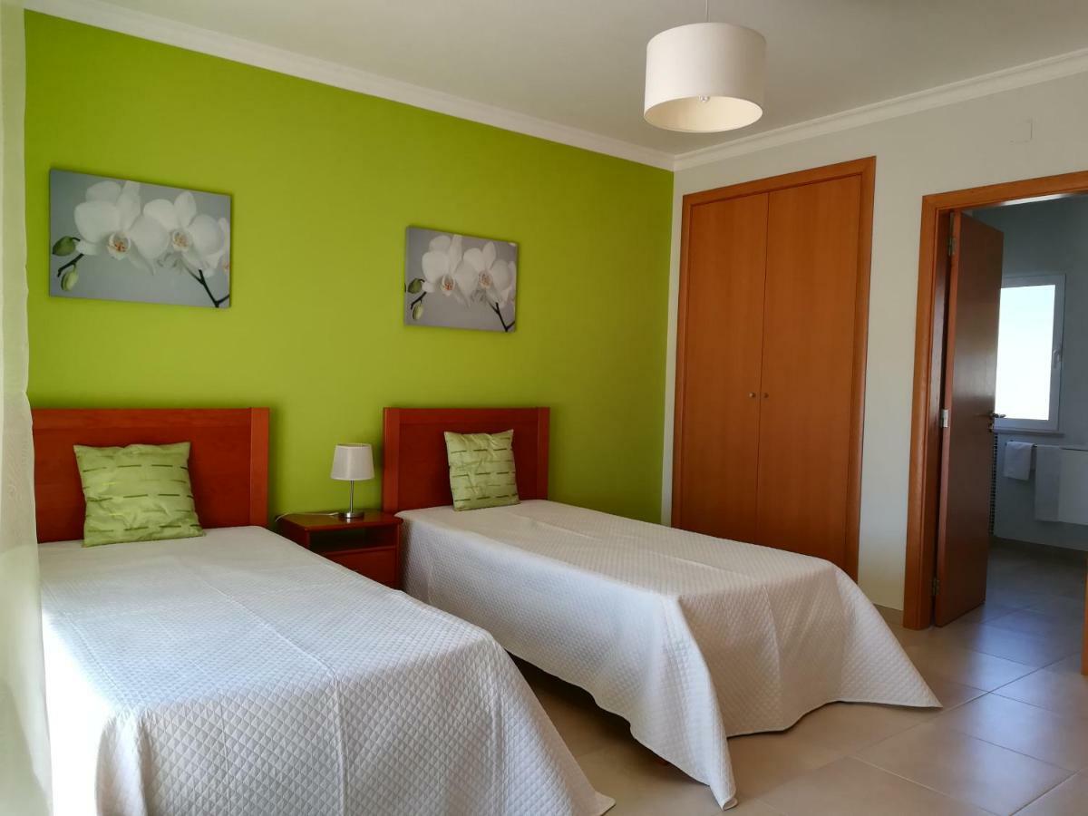 Villa 48 Quarteira Esterno foto